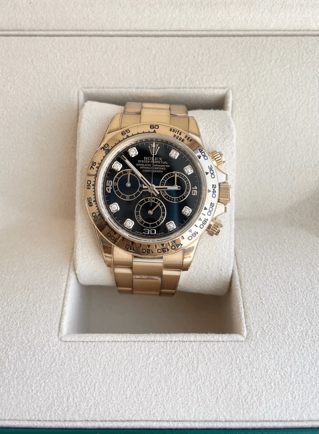 Rolex 116508 full gold focal point watch box display for social gatherings Rolex 116508 full gold focal point watch box display for social gatherings