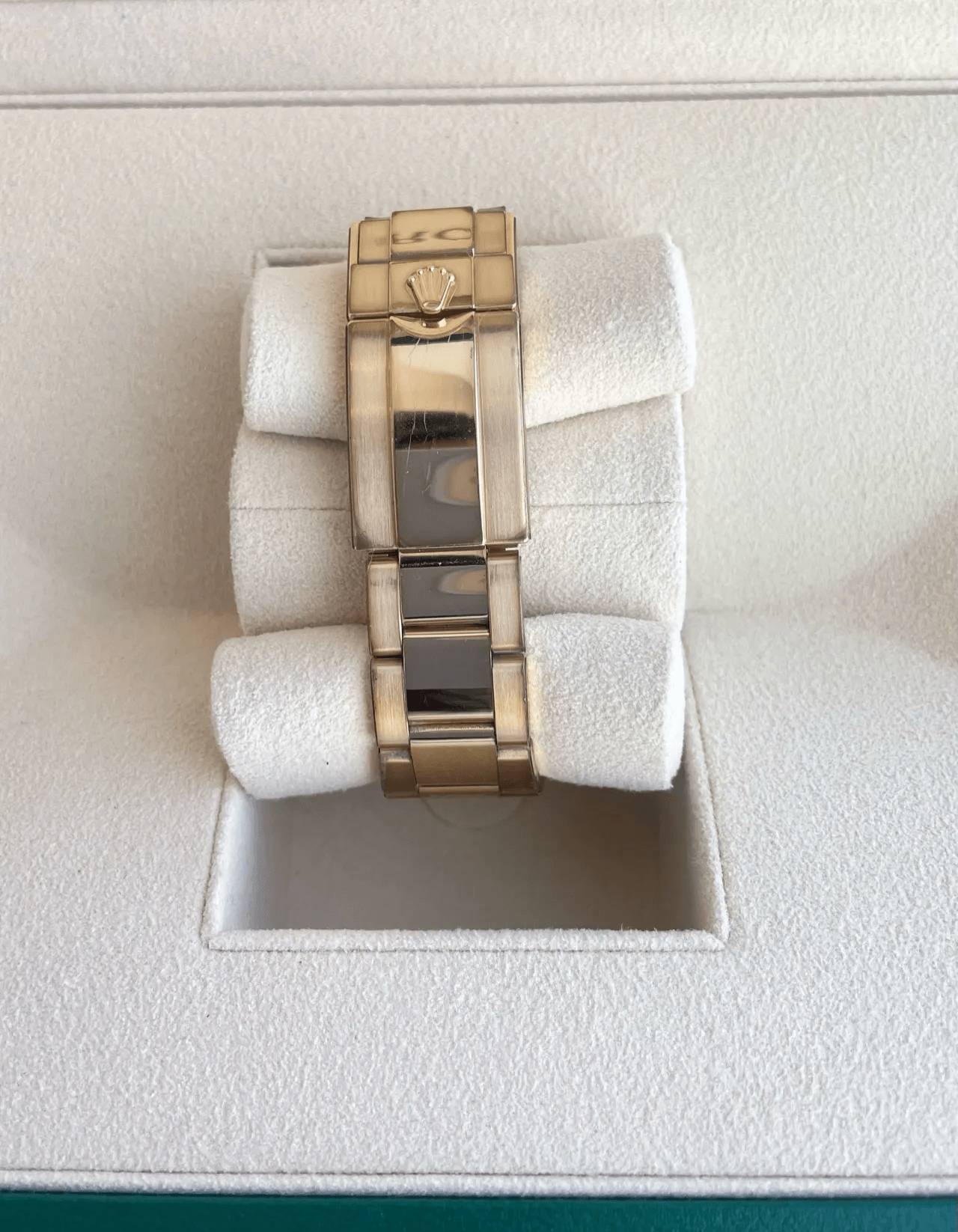 Rolex 116508 polished gold bracelet outer clasp aura boosting accessory Rolex 116508 polished gold bracelet outer clasp aura boosting accessory